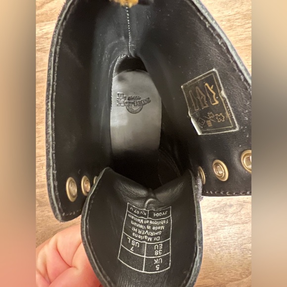 DOC MARTENS shriver hi womens Wyoming leather heeled boots - Picture 2 of 5